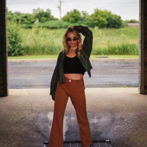 Meet your Posher, Monica - Picture 3 of 3